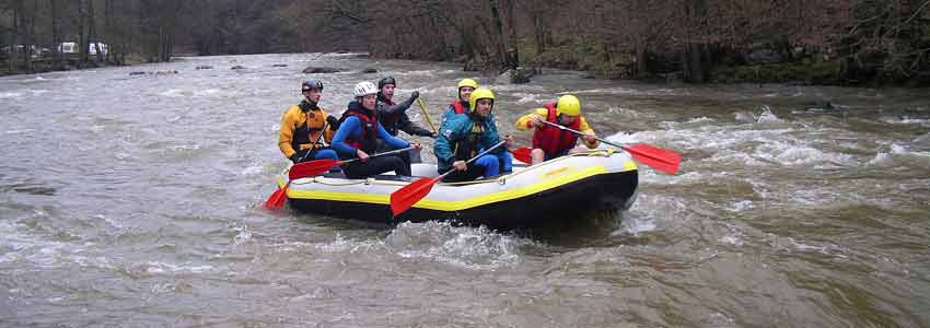 raften in de Belgische Ardennen is een echte stoere activiteit op de rivier de ambleve